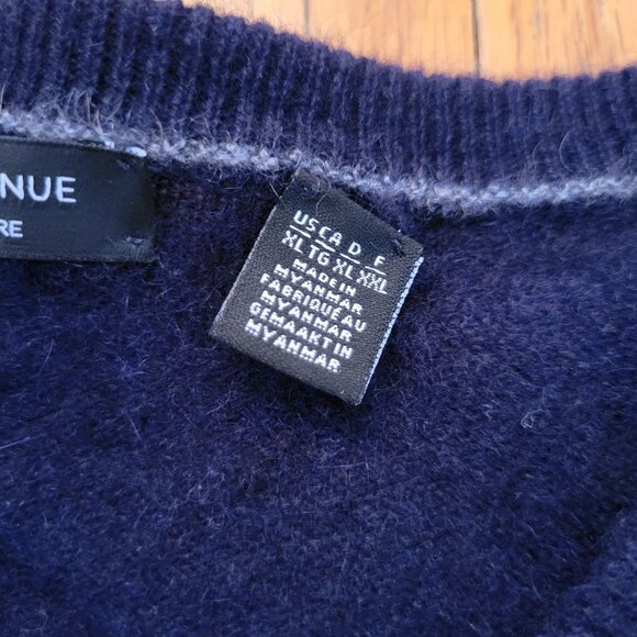 Saks Fifth‎ Avenue Cashmere V Neck Sweater XL Navy Blue Soft Warm - Picture 3 of 6
